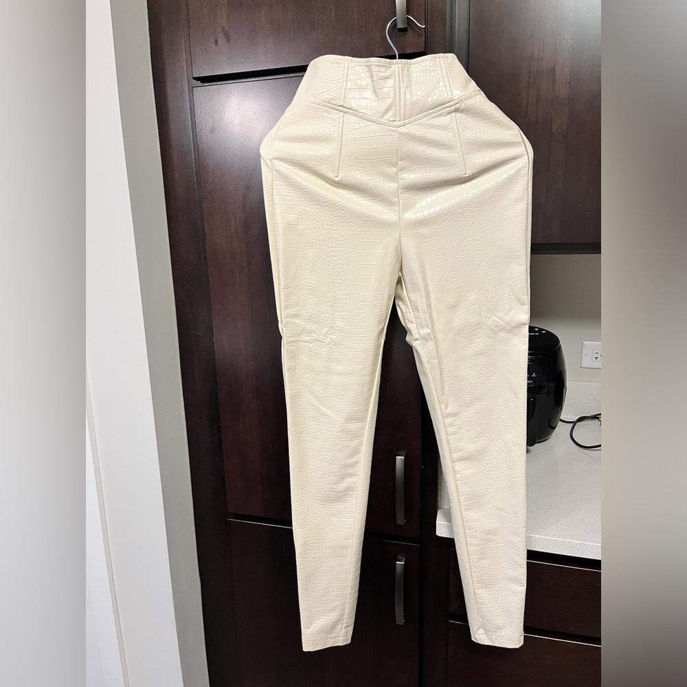 Jlux label white  faux leather croc effect pants. High waist